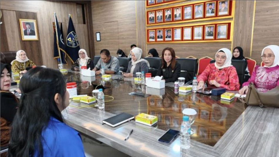 Kunjungan Panitia Khusus Ranperda Pengarusutamaan Gender (PUG) DPRD Provinsi Gorontalo ke Kanwil Kementerian Hukum dan HAM Jawa Barat.(F:Hms)