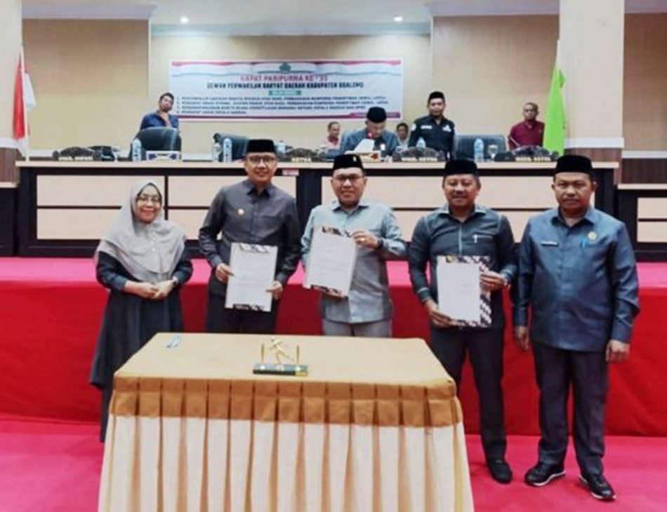 Pansus) DPRD Kabupaten Boalemo akhirnya merampungkan pembahasan Rancangan Peraturan Daerah (Ranperda) Penertiban Hewan Lepas. (F:Hms)