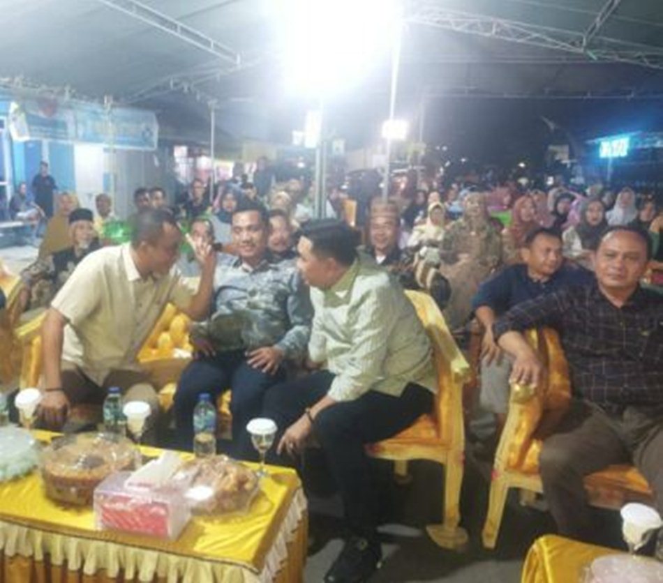 Wabup Lahmudin Hambali saat menghadiri HUT Desa Hungayonaa ke-167.(F:Fik)
