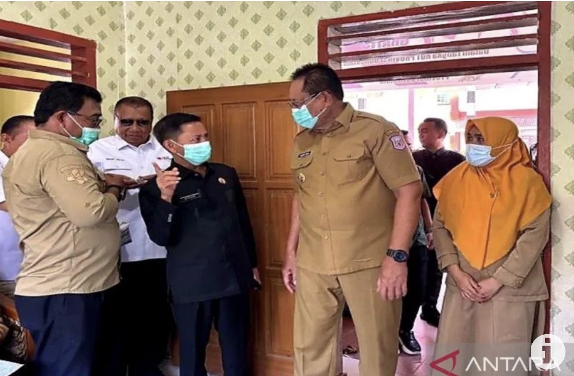 Gubernur Gorontalo memantau pelayanan kesehatan gratis di desa