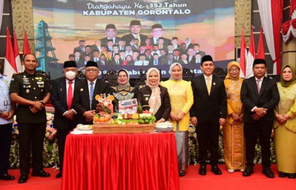 Wakil Gubernur Gorontalo Idah Syahidah Rusli Habibie saat memberikan sambutan pada   Rapat Paripurna Istimewa DPRD dalam rangka HUT Kabupaten Gorontalo ke-352 tahun 2025. (Foto &ndash; Nova -Kmfo)