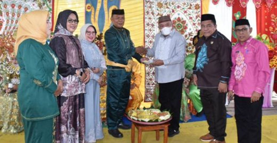 Acara tasyakuran ini dirangkaikan dengan Pesta Massal yang meliputi   pernikahan, pembe&rsquo;atan dan khitanan serentak.(f:Kmfo)