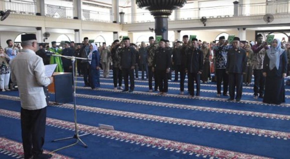 pelantikan Pejabat Pimpinan Tinggi Pratama yang digelar di Masjid Agung Baiturrahman.(f:Kmfo)