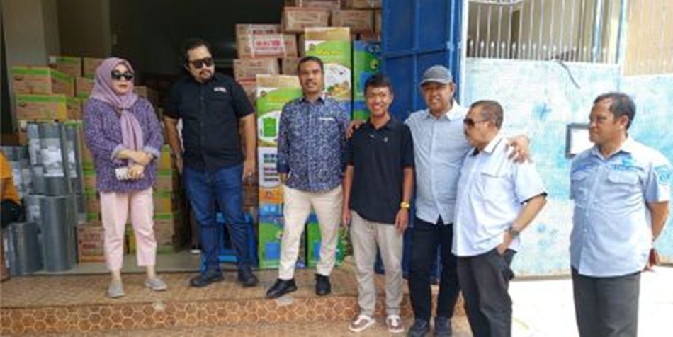 Komisi II DPRD Provinsi Gorontalo melakukan kunjungan ke salah satu distributor pupuk di Kecamatan Limboto.(F:Hms-Engki))