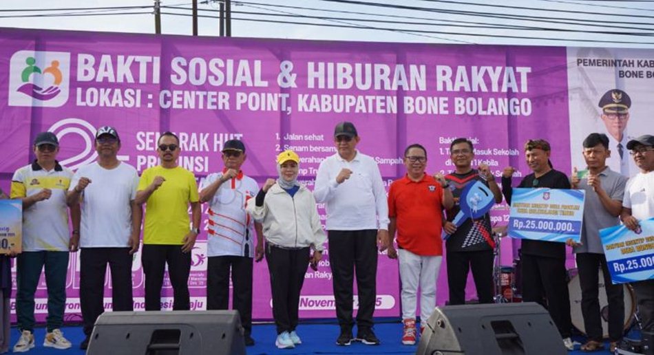 Bertempat di Center Point, Tilongkabila, rangkaian bakti sosial dan hiburan rakyat digelar.(F:Hms-Ferdy)