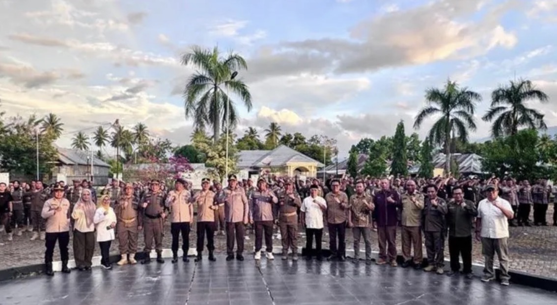 Gubernur Gusnar Tutup Latsar Satpol PP Provinsi Gorontalo