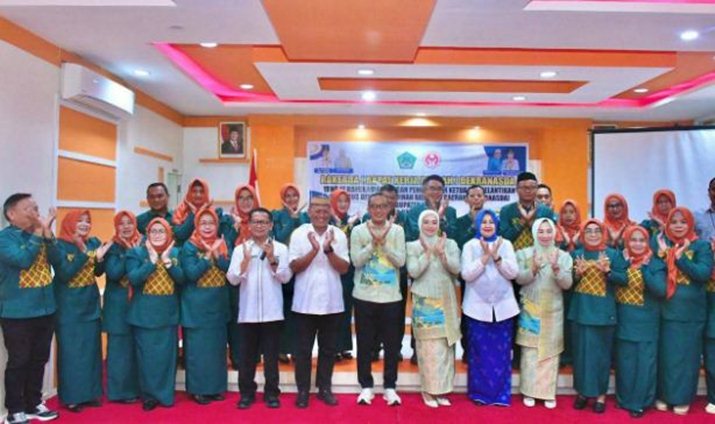 Pengukuhan Hartati Moha Pagau sebagai Ketua  Dekranasda Boalemo periode 2025&ndash;2030.(F:Prokpim)