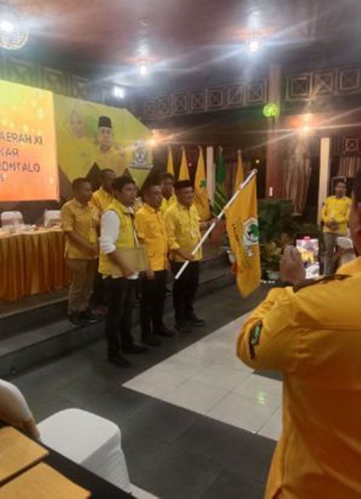Iskandar Mangopa resmi  sebagai Ketua DPD Partai Golkar Kabupaten Gorontalo periode 2025&ndash;2030 setelah ditetapkan secara aklamasi pada Musyawarah Daerah (Musda) XI Partai Golkar Kabgor.(F:GP)