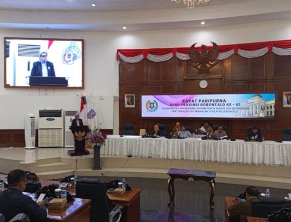 Rapat Paripurna dalam rangka Penyampaian Laporan Panitia Khusus (Pansus)   Pertambangan dan rekomendasi DPRD terhadap tata kelola pertambangan.(F:HmsEngki)