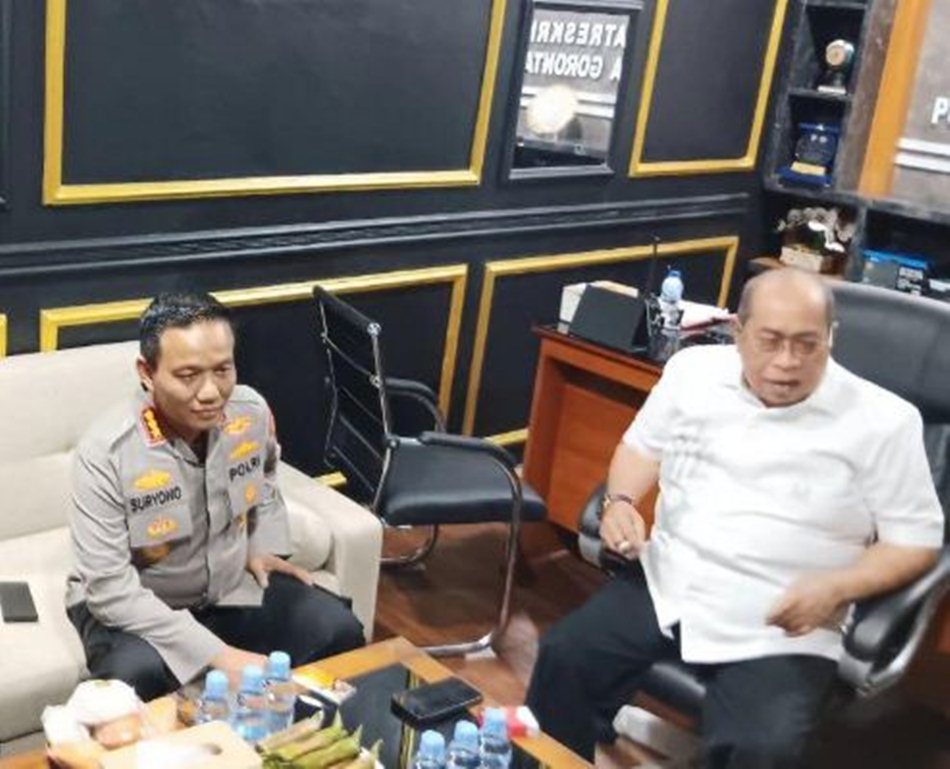 Adhan tiba di Polresta Gorontalo  Kota untuk menyampaikan keterangan sesuai yang dibutuhkan penyidik.>(F:Ist)