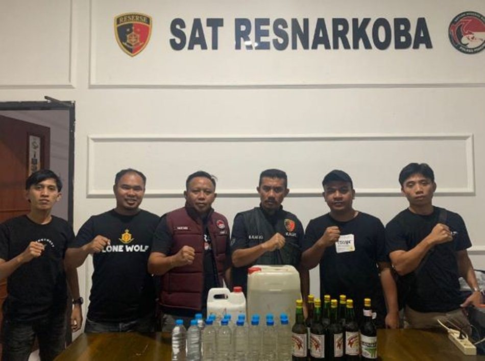 Operasi Pekat Otanaha II &ndash; 2025 yang digelar pada hari pertama.aparat berhasil mengungkap peredaran minuman keras.(F: Hms --pol)