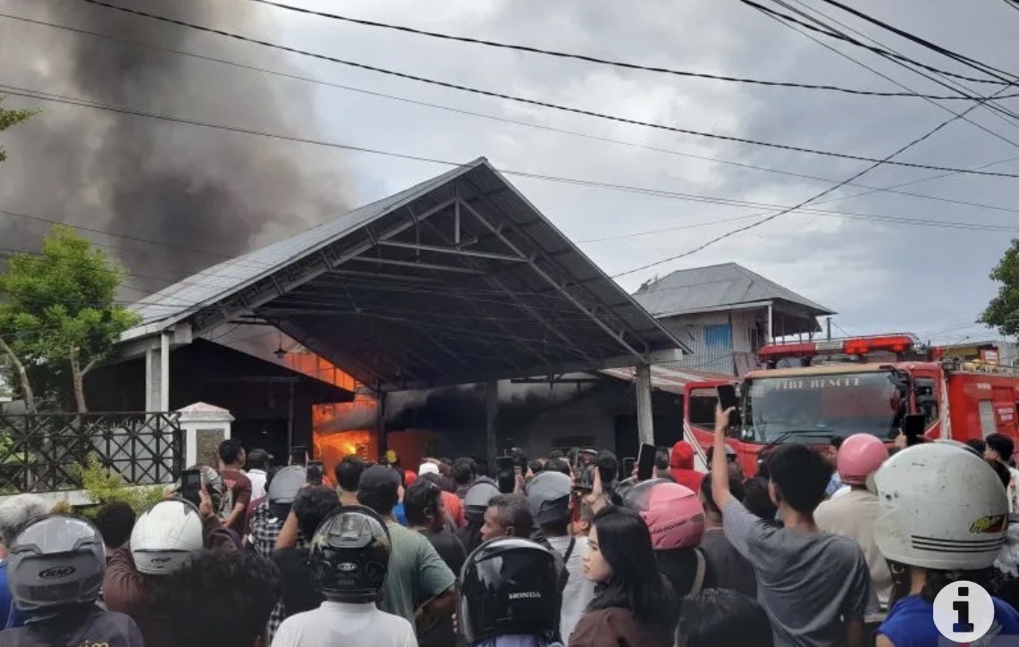 Sebanyak enam rumah terbakar di kawasan padat Kota Gorontalo