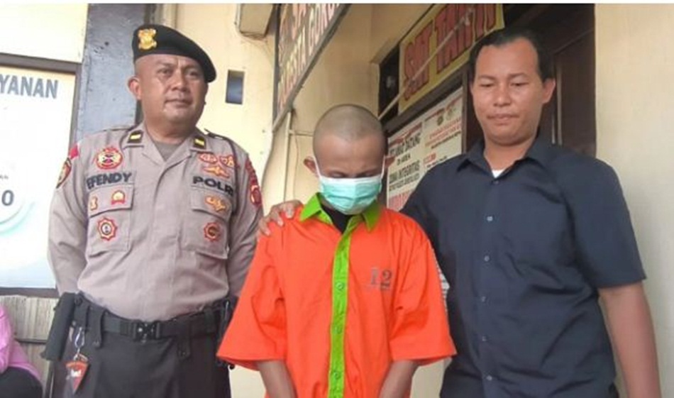 Polisi  mengamankan pria berinisial RP dan menetapkannya sebagai tersangka dugaan persetubuhan terhadap anak.(F:hms-Pol)