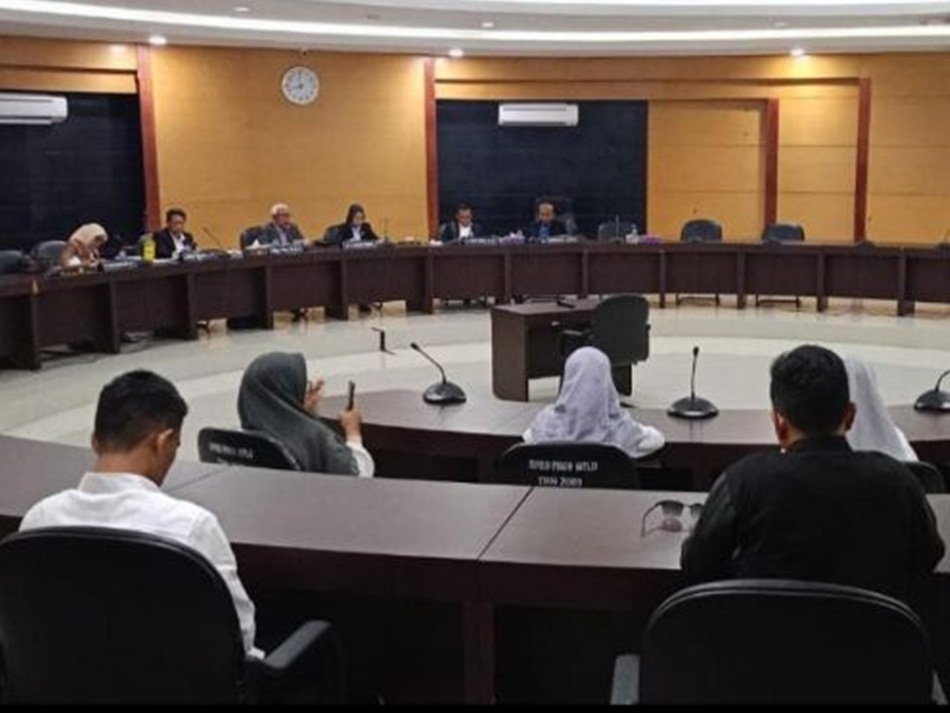 Suasana FitAndProperTest calon KPID Gorontalo yang digelar Komisi I DPRD Gorontalo.(F:Ist)