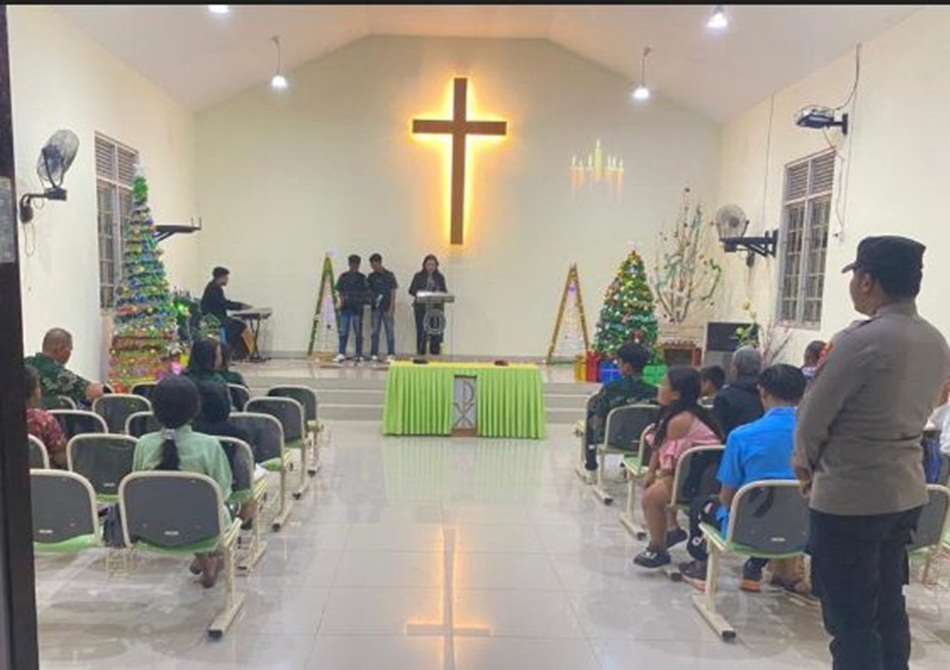 Malam pra-Natal di Desa Wonggahu, Kecamatan Paguyaman, Kabupaten Boalemo.(F:Hms-Pol)
