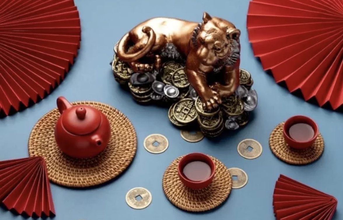 Koin Feng Shui adalah salah satu barang yang bisa mendatangkan rezeki dan membuka peluang finansial lebih baik (freepik)