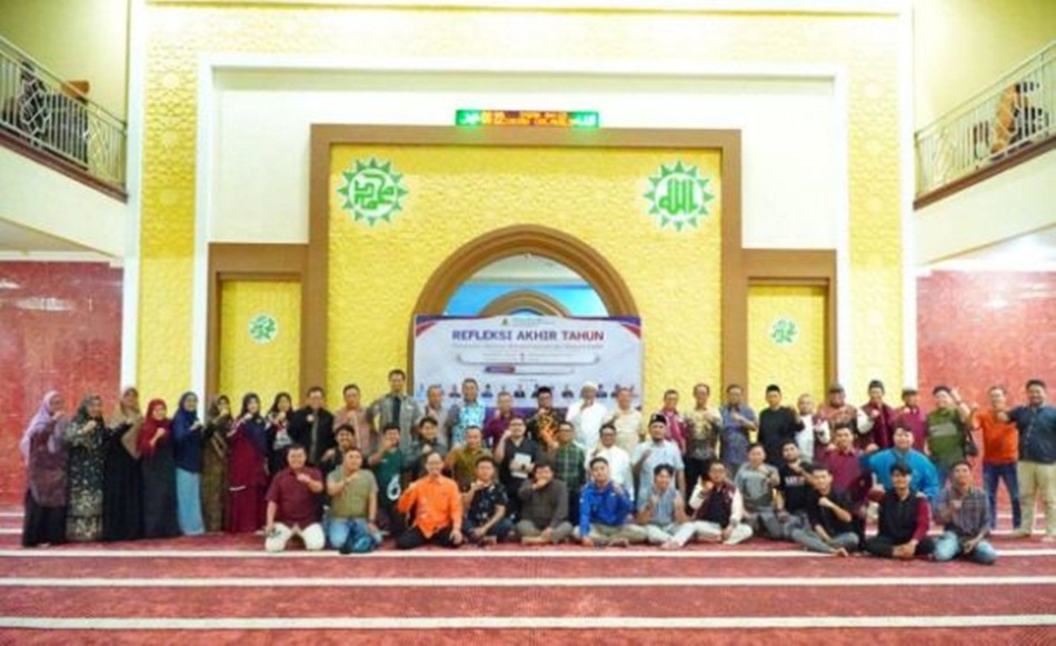 Doa bersama  tersebut dipimpin langsung oleh Ketua DPW PAN Provinsi Gorontalo, Anas   Jusuf,  didampingi Sekretaris DPW PAN, Femmy Udoki,(F:DPW PAN)