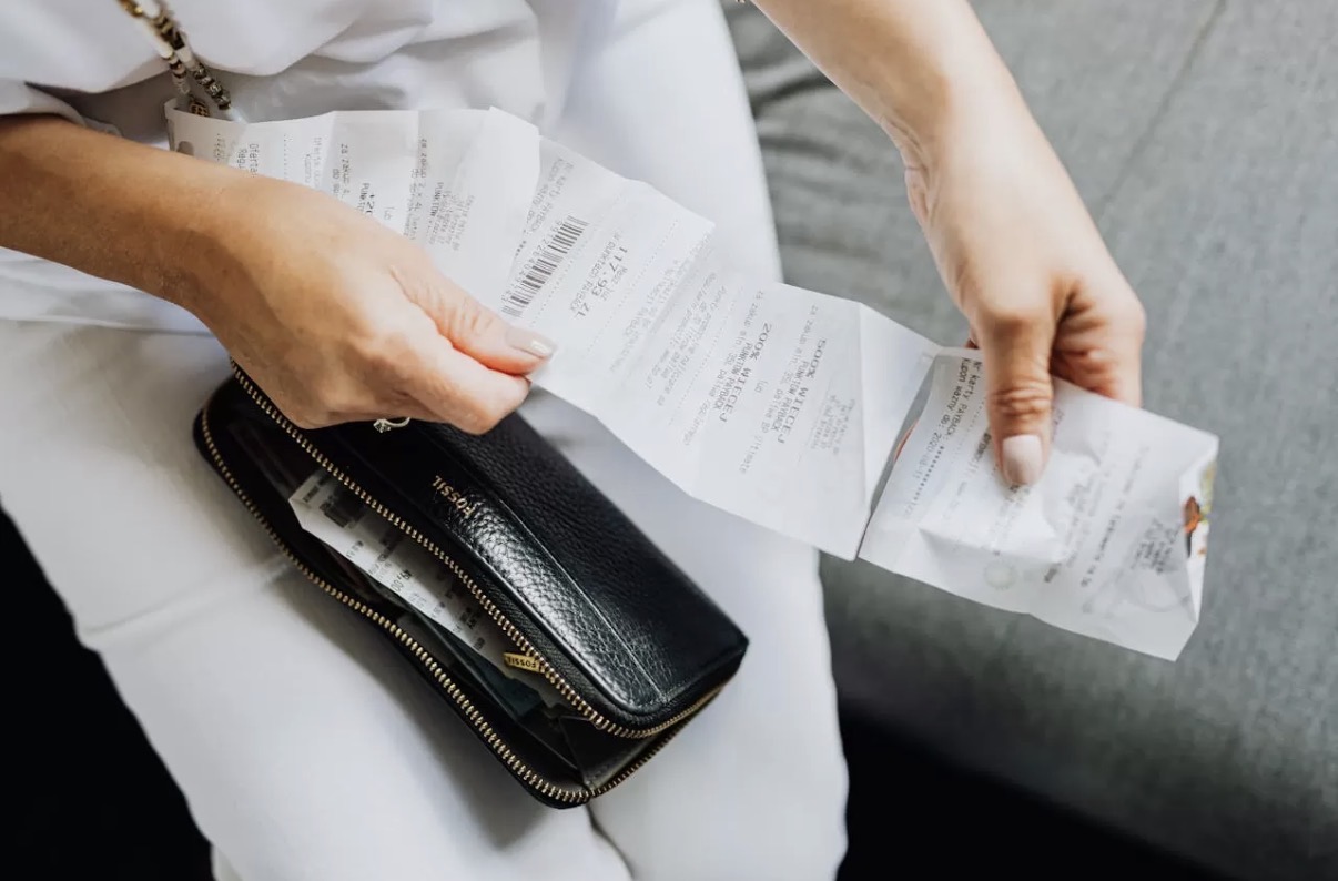 Menjaga keseimbangan dompet dan jiwa./pexels.com