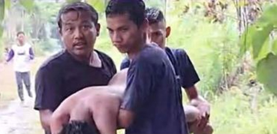 Evakuasi korban pelajar SMP yang terseret saat mandi di sauluran Irigasi (F:Ist)