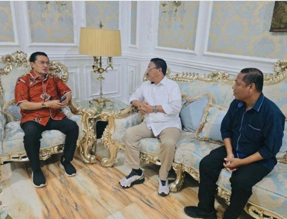 Pertemuan Bupati Boalemo Rum Pagau dan Anggota DPD RI Fadel Muhammad.(F:Kominfo)