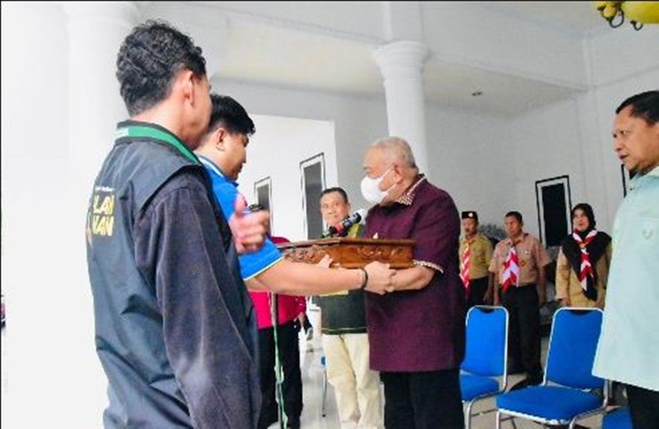 Wabup Tonny menekankan bahwa Bendera Pusaka merupakan lambang perjuangan dan  pengorbanan para pahlawan daerah.(F:Kmfo)