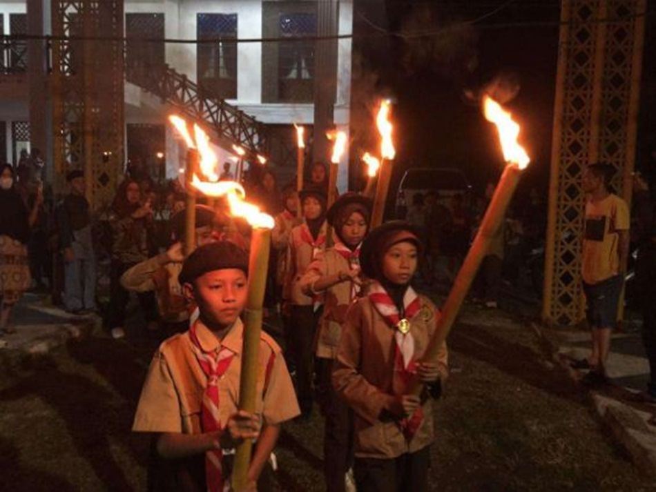 Pawai Obor   dalam rangka menyemarakkan Peringatan Hari Patriotik 23 Januari 2026 di Kabupaten Bone Bolango.(F:AKP)