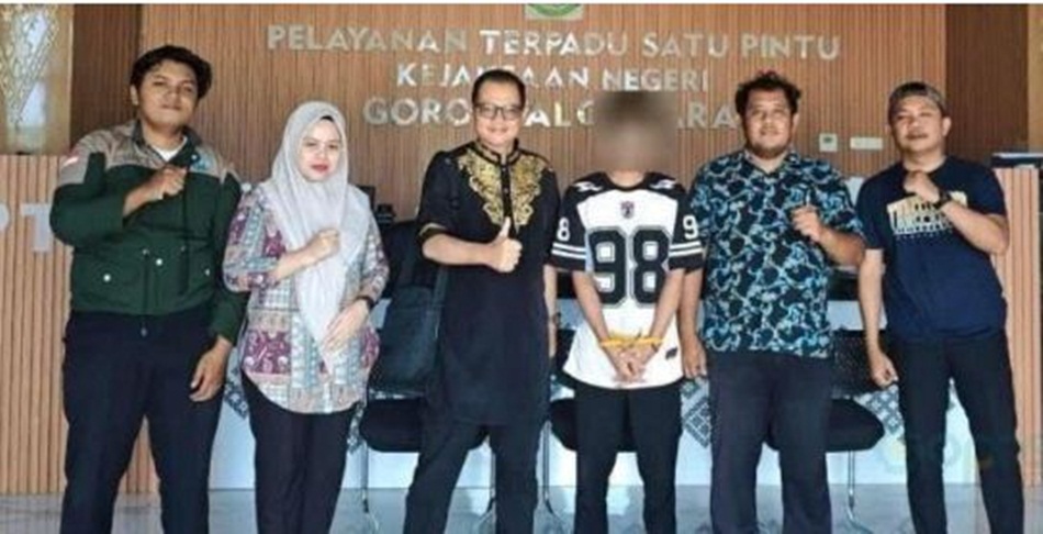 Kepolisian Resor Gorontalo Utara resmi menyerahkan berkas perkara tindak pidana perlindungan anak yang menjerat tersangka SD alias Sandi ke Kejaksaan Negeri Gorontalo Utara. (F:Hms-Pol)