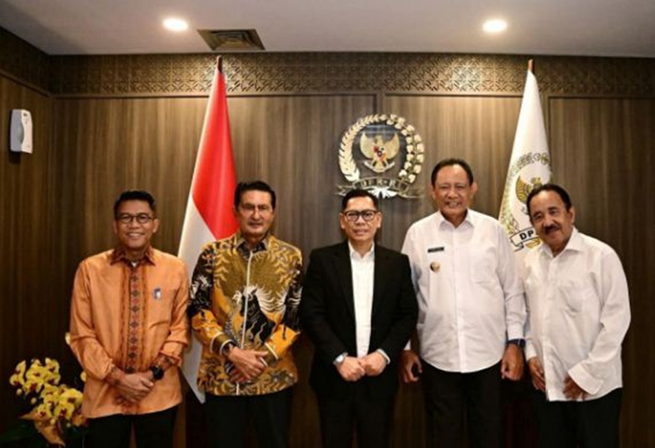 Anggota DPD RI Fadel Muhammad bersama Gubernur Gorontalo Gusnar Ismail melakukan pertemuan penting dengan pimpinan DPR RI .(F:Ist)