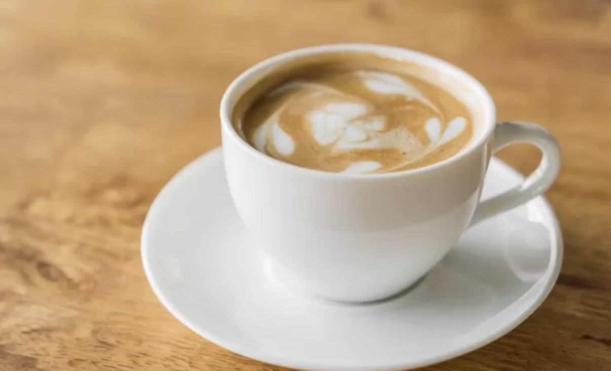 ilustrasi Minum Kopi Saat Sahur: Bikin Puasa Lebih Bertenaga atau Justru Cepat Haus? Ini Penjelasan Medisnya / freepik