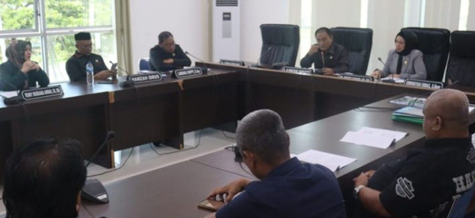 Komisi II DPRD Provinsi Gorontalo saat menerima audiensi APRI Provinsi Goprontalo.(F:Hms-Engki)