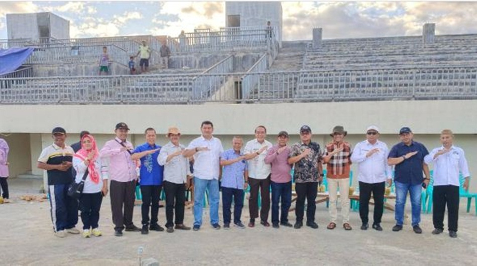 Jajaran Kementan meninjau calon lokasi PENAS Petani Nelayan XVII Gorontalo.( Foto: Kementan)