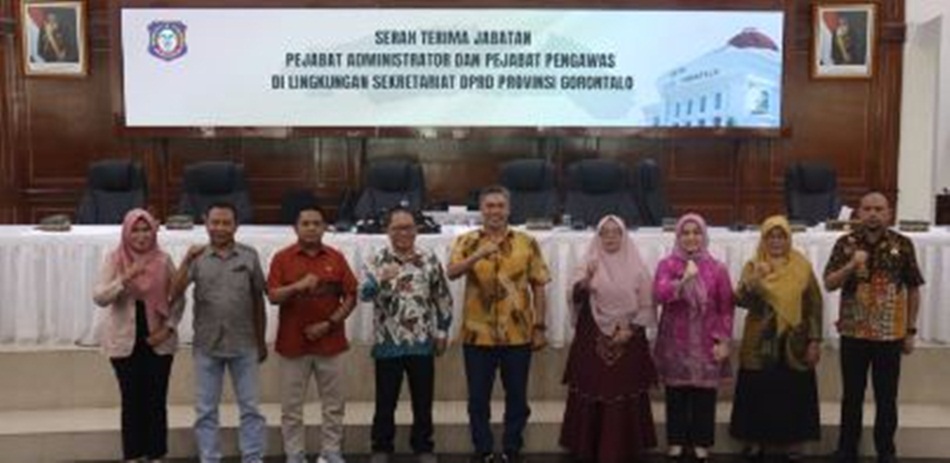 Sekretariat DPRD Provinsi Gorontalo menggelar serah terima jabatan (sertijab) pejabat administrator dan pengawas.(F:Hms-Engki)