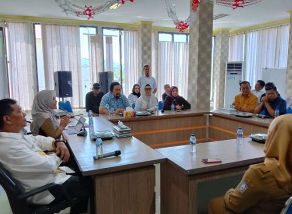 Rombongan dipimpin Wakil Ketua III DPRD Provinsi Gorontalo, Sulyanto Pateda, bersama sejumlah legislator lainn.(Hms-Engki)