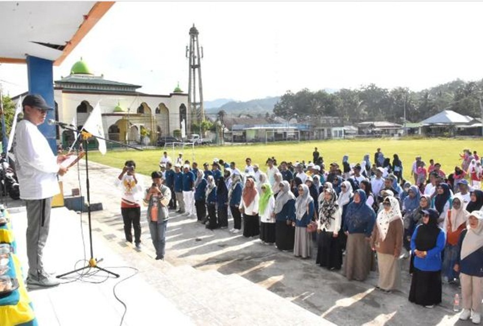 Pengukuhan Pengurus Unit Pengumpul Zakat (UPZ) di seluruh Kantor Urusan Agama (KUA).   Kegiatan tersebut dipimpin Sekretaris Daerah Bone Bolango, Iwan Mustapa.(F:AKP)