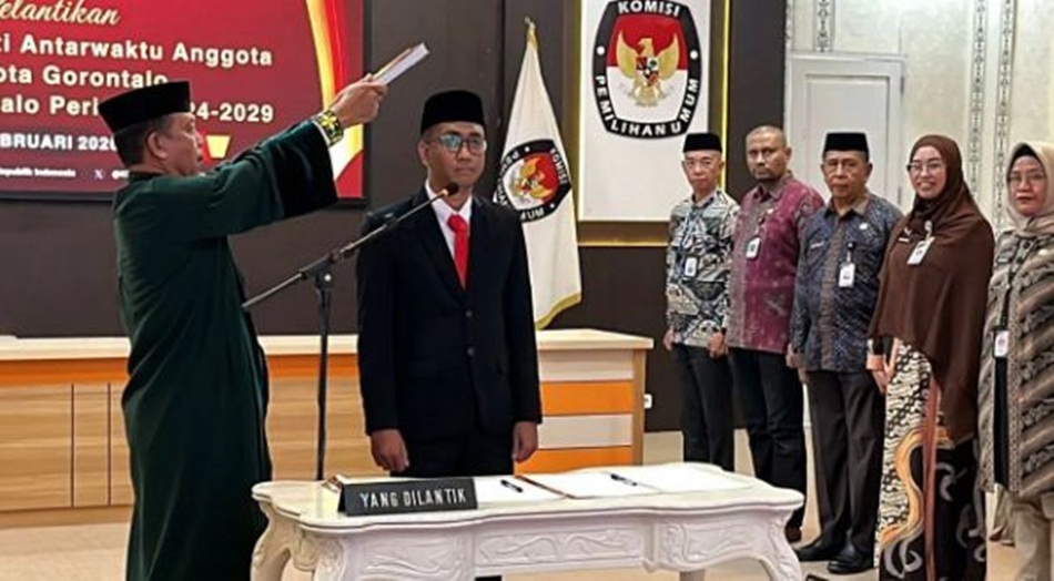 KPU) Republik Indonesia  secara resmi melantik A. Muhammad Yusuf Aulia Arifuddin sebagai Pengganti Antarwaktu  (PAW) Anggota KPU Kota Gorontalo. (F:Ist)
