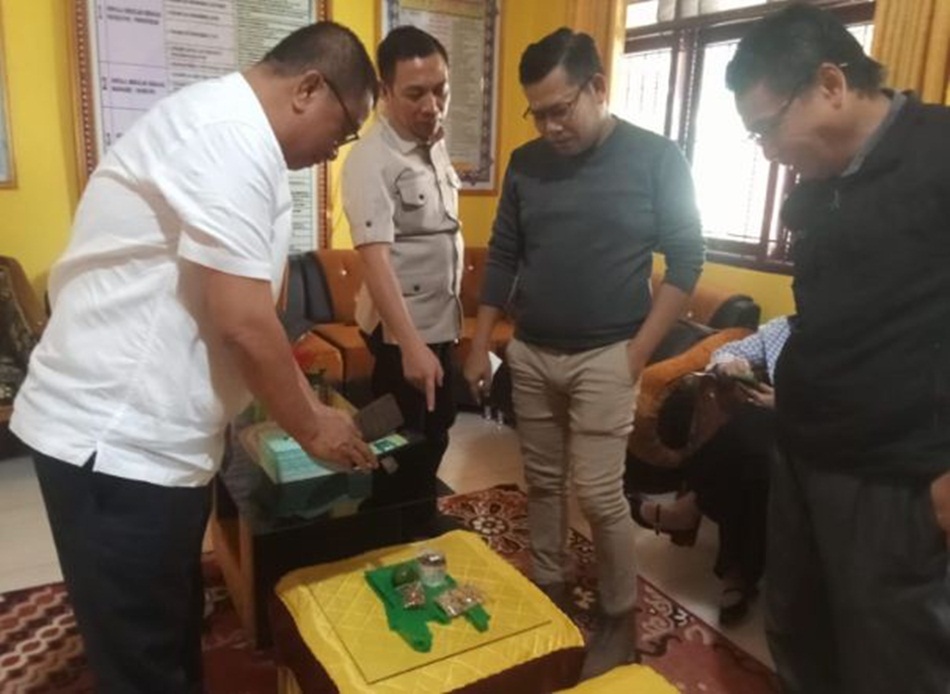 Kunjungan Komisi IV DPRD Provinsi Gorontalo ke SMA  Negeri 1 Limboto Barat, Kecamatan Limboto Barat..(F:Hms-setwan)
