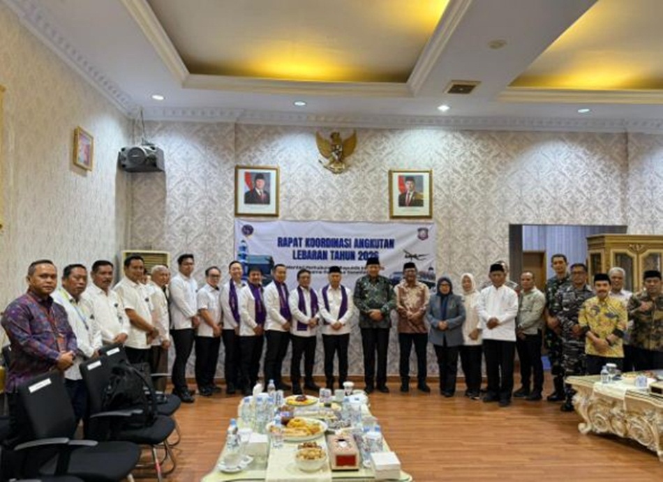 Rapat Koordinasi Angkutan Lebaran yang dihadiri   Ketua Komisi III DPRD Provinsi Gorontalo, Espin Tulie.(F:Hms-Setwan)