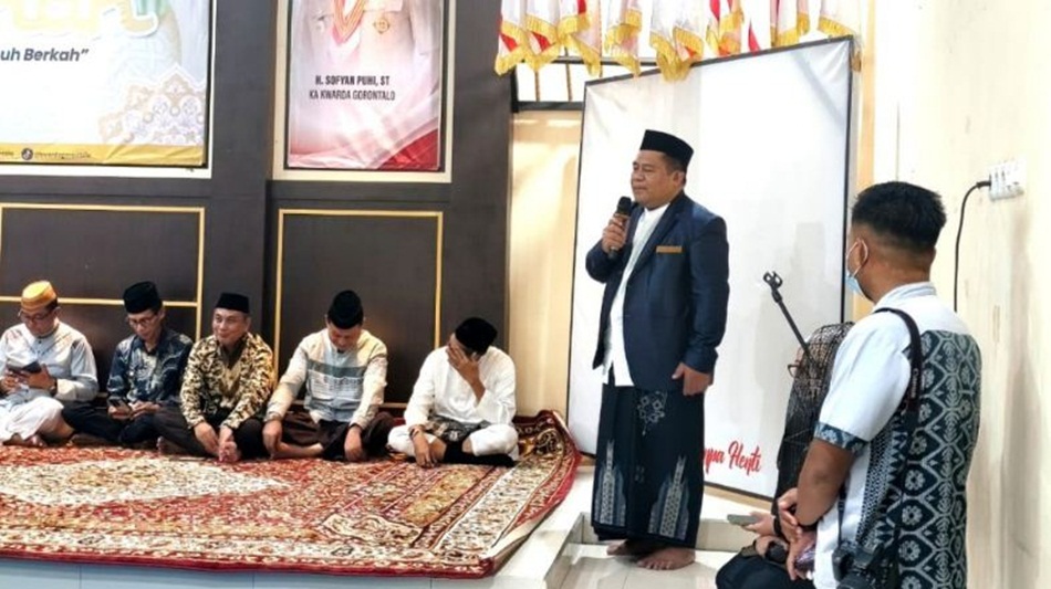 Sekda Sugondo Makmur mewakili Bupati saat buka puasa Pramuka.(F:Kmfo)