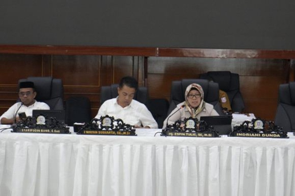Komisi III Bidang Perencanaan dan Pembangunan DPRD Provinsi  Gorontalo   menggelar Rapat Dengar Pendapat (RDP) bersama sejumlah Organisasi  Perangkat Daerah.(F:Engki -Hms Setwan)