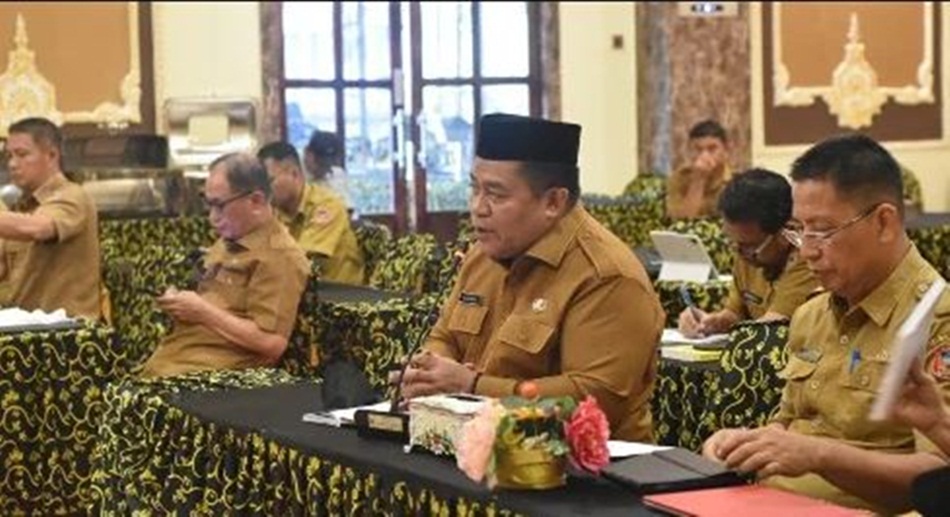 Anggota Pansus mengajukan berbagai pertanyaan terkait indikator  efisiensi, efektivitas kerja, serta dampak terhadap penataan sumber daya manusia aparatur..(F:Kmfo)