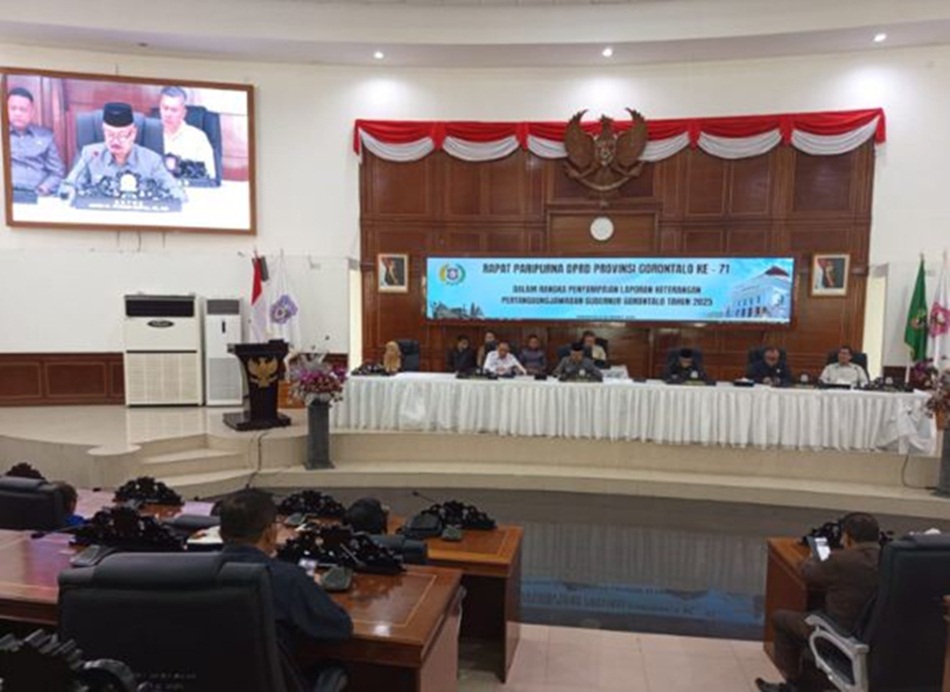 Rapat Paripurna DPRD Provinsi Gorontalo.(F:Engki Hms Setwan)