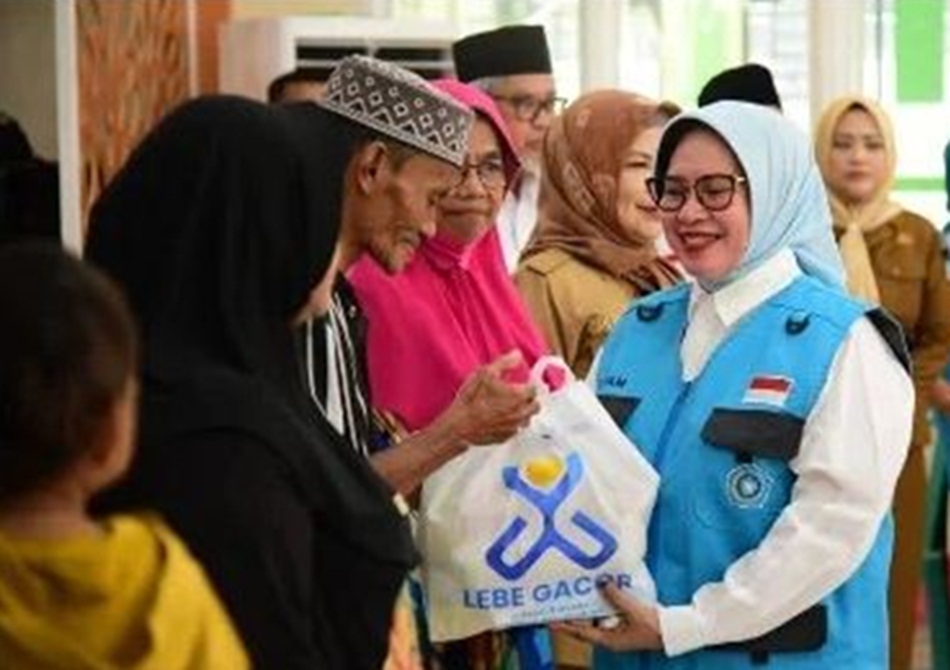 Ketua TP PKK Kabupaten  Gorontalo, Ny. Maryam Sofyan Puhi.(F:Kmfo)