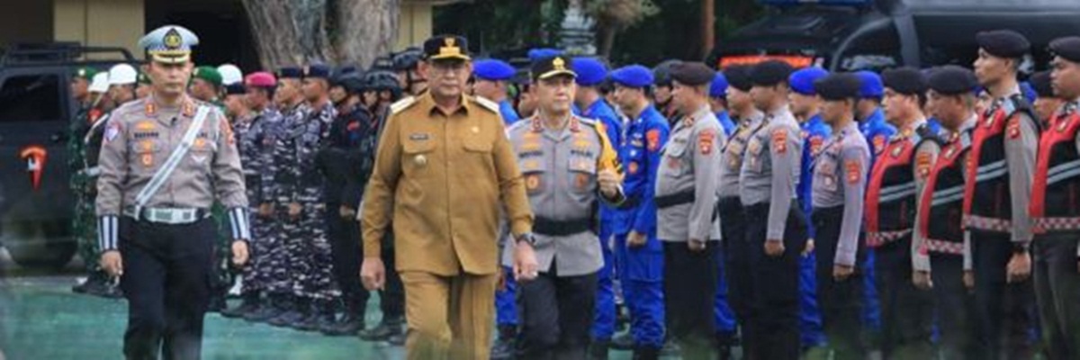 Apel gelar pasukan yang diadakan di Lapangan Mapolda Gorontalo ini dipimpin langsung oleh Gubernur Gusnar Ismail.(F:hms-Pol)