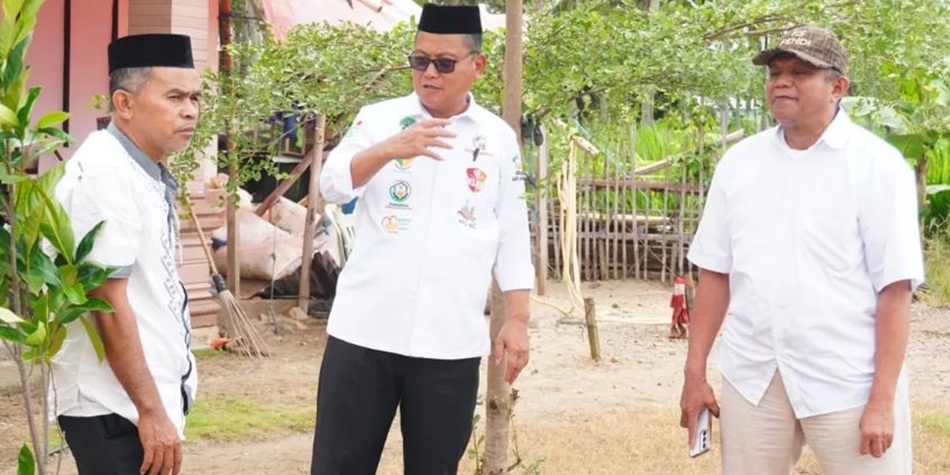 Peninjauan lokasi pembangunan dilakukan langsung oleh Bupati Gorontalo Utara Thariq Modanggi bersama Kepala Kantor Kementerian Agama Kabupaten Gorontalo Utara Moh. Docmi Lachmudin.(F:kmfo)