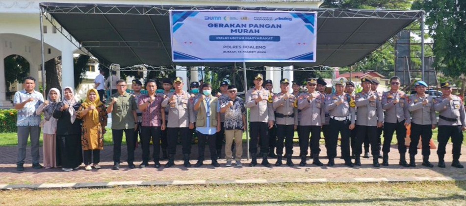  pelaksanaan Gerakan Pangan Murah yang digelar di Lapangan Alun-Alun Tilamuta..(F:Hms-Pol)