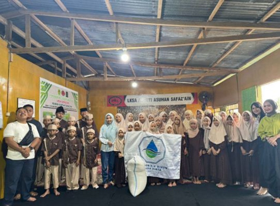 Perumda Air Minum Muara Tirta berbagi dengan anak panti asuhan (F:Hms)