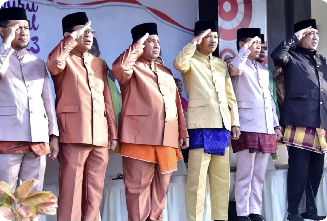 Takowa salah satu baju adat Provinsi Gorontalo (Infopublik.id)