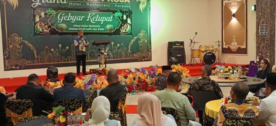 Bupati Gorontalo, Sofyan Puhi, yang hadir dalam kegiatan Gebyar Ketupat di Bukit Proja, Kabupaten Gorontalo.(F:Kmfo)
