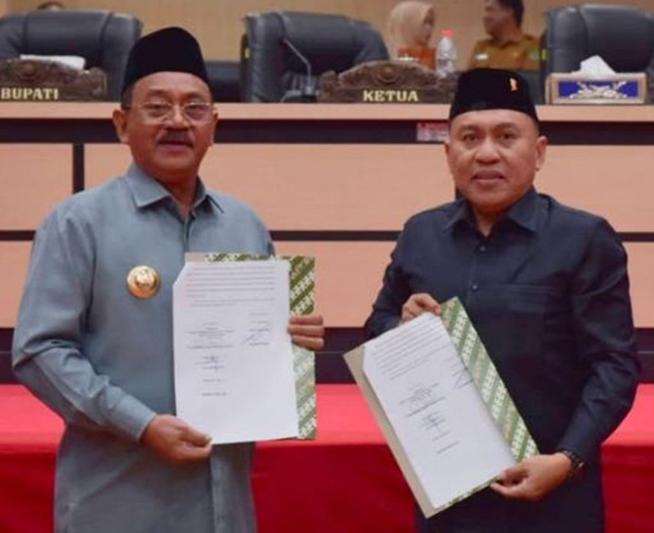 Bupapti Boalemo Rum Pagau dan Ketua DPRD Eka Putra Noho (F:Prokopim)