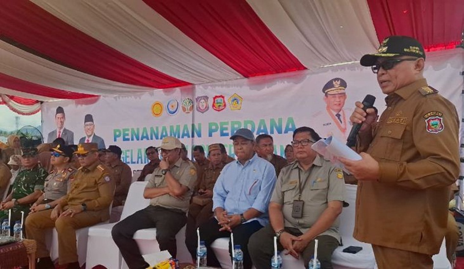 Bupati Gorontalo, Sofyan Puhi, menegaskan bahwa persiapan ini tidak hanya fokus pada suksesnya acara,   tetapi juga diarahkan untuk memberikan dampak ekonomi bagi masyarakat.(F:Kmfo)
